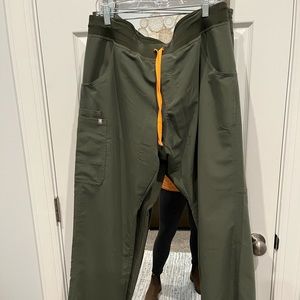 Moss Cade cargo figs scrub pants XL